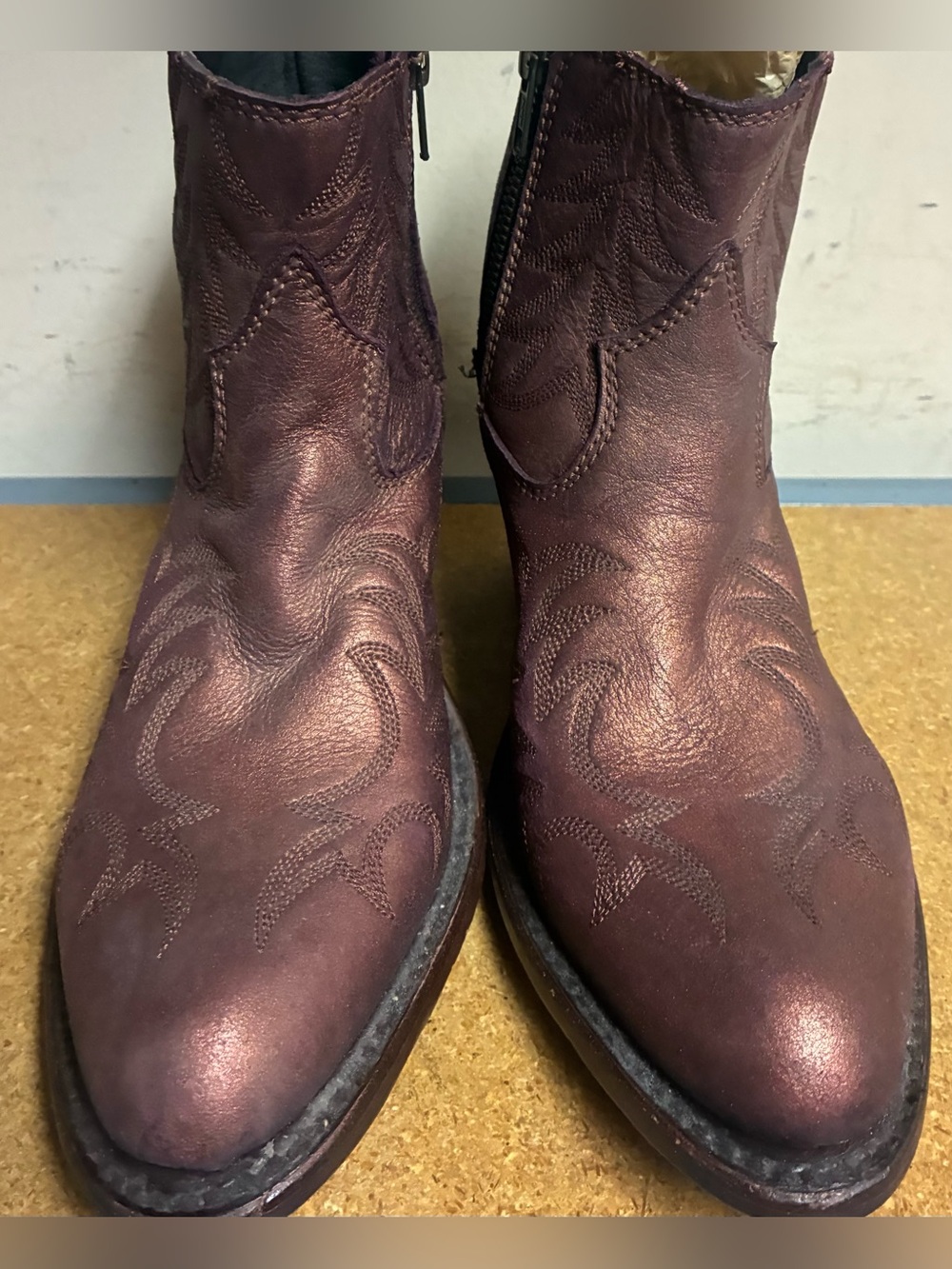 Liberty Black LB-712313 Katherine Metallic Burgundy Western Ankle Boots SZ 6.5